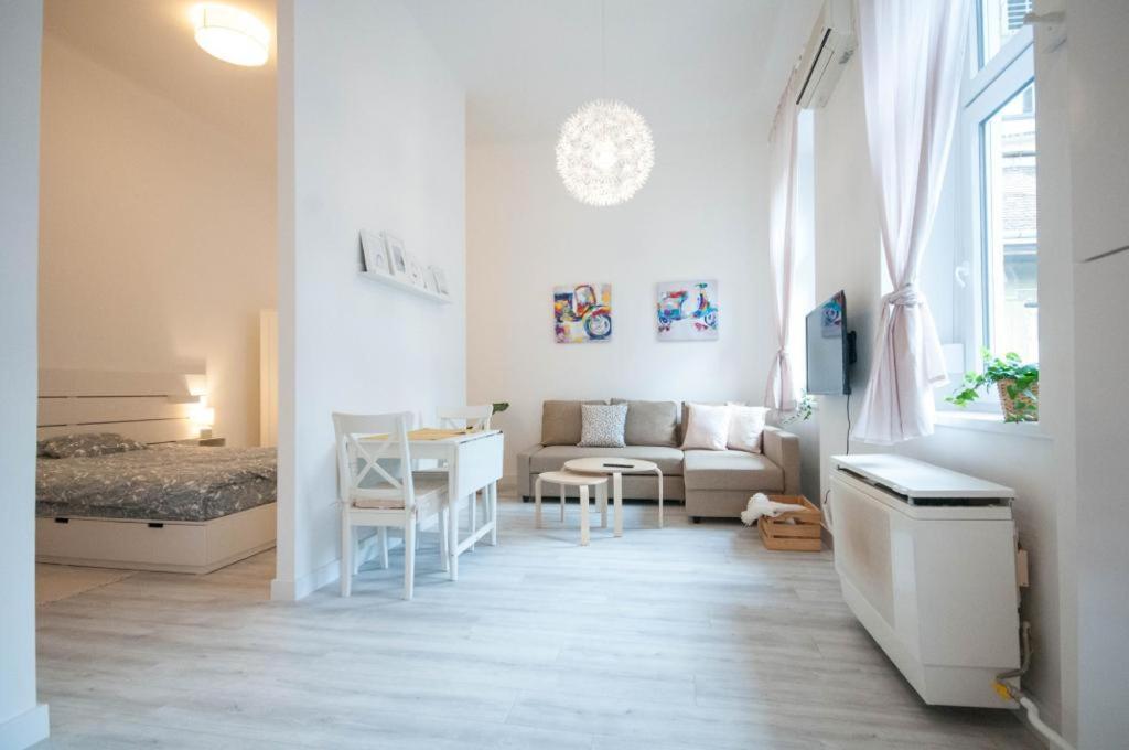 Cs3 Csanyi Apartment Budapest Extérieur photo